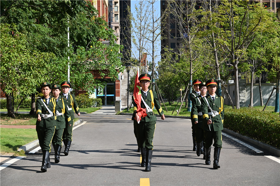 升旗+习惯养成月开幕 (2).jpg