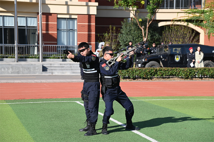 特警13.jpg