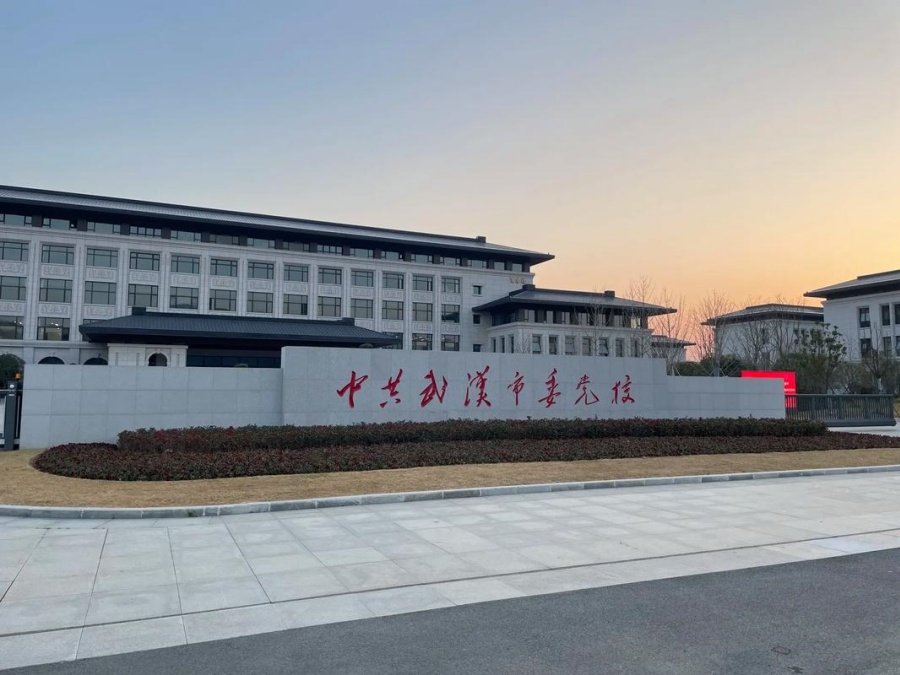 1759106769184757.jpg ECC114DB3A418E1D75312A72EBD3E99C.jpg